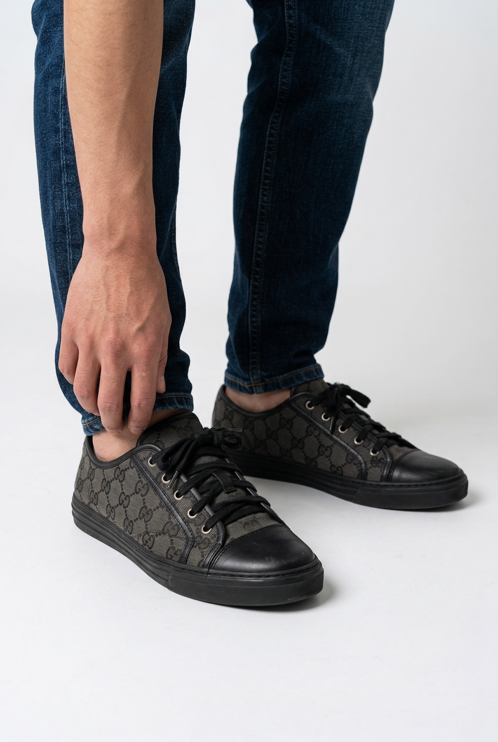 baskets-noires-en-toile-monogram-gucci